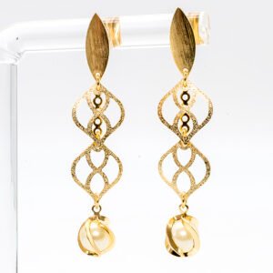 Brinco Folha e Lágrima com Pérola Banhado em Ouro 18K