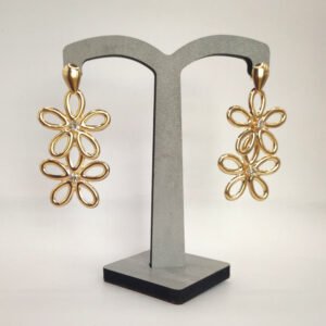 Brinco Trabalhado Flor com Zircônia Cristal Banhado em Ouro 18K