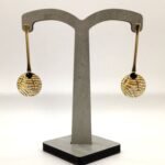 Brinco Pendulo com Pingente e Zircônia Preta Banhado em Ouro 18K