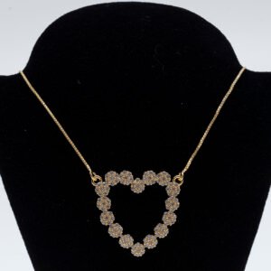 Colar Coração Borda Trabalhada com Micro Cristais Banhado em Ouro 18K