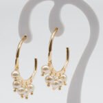 Brinco Argola com Pérolas Banhado em Ouro 18K