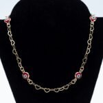 Colar Corrente de Corações e Olhos Gregos Vermelhos Banhado em Ouro 18K