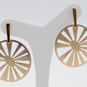 Brinco Pizza Redondo com Detalhes Vazado Banhado em Ouro 18K