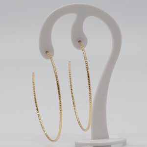 Argola Brilhante Trabalhada Leve Banhada em Ouro 18K