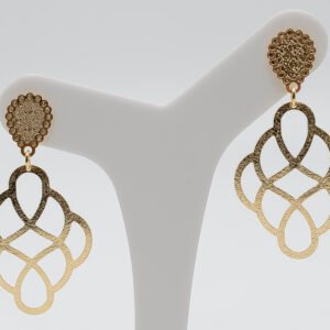 Brinco Folha Vazada em Elos Geométricos Banhado em Ouro 18K