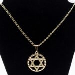 Colar Pingente Circular Estrela de Davi Banhado em Ouro 18K