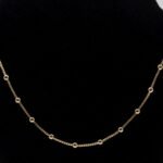 Colar com Mini Bolas na Corrente Banhado em Ouro 18K