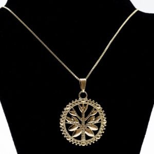 Colar Pingente Circular com Folhas Banhado em Ouro 18K