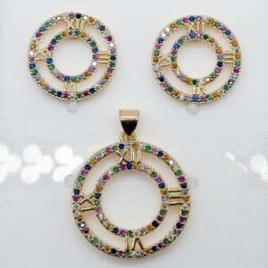 Conjunto Círculo Cravejado Zircônias Coloridas com Números Romanos Banhado em Ouro 18K