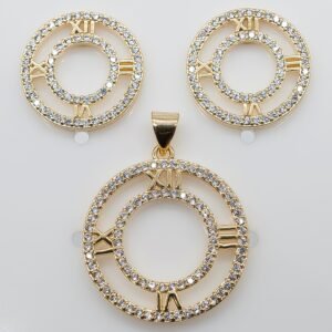 Conjunto Círculo Cravejado Zircônias Cristal com Números Romanos Banhado em Ouro 18K