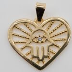 Pingente Coração com Mão de Fátima Banhado em Ouro 18K
