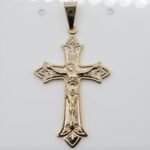 Pingente Cruz Detalhada com Cristo Banhado em Ouro 18K