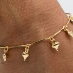 Pulseira Corações com Pontas Alongadas Banhada em Ouro 18K