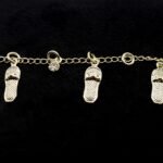Pulseira Infantil Chinelos Banhada em Ouro 18K
