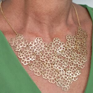 Colar Painel de Flores Banhado em Ouro 18K