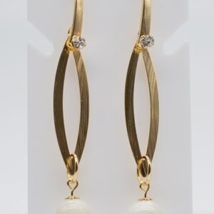 Brinco Estilizado Vazado com Zircônia Cristal e Branca Fosca Banhado em Ouro 18K