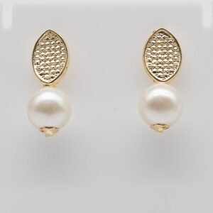 Brinco Base Oval Trabalhado com Pérola Banhado em Ouro 18K