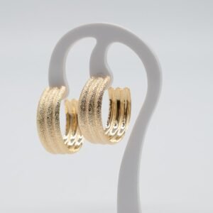 Brinco Argola com Três Tiras Trabalhadas Grande Banhado em Ouro 18K