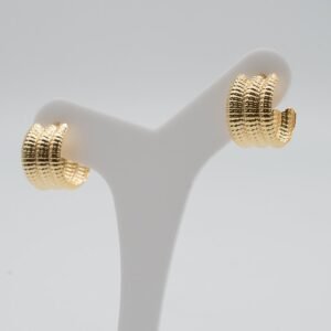 Brinco Argola Três Tiras Trabalhadas Banhado em Ouro 18K