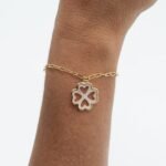 Pulseira Pingente de Trevo na Cor Branca Banhada em Ouro 18K