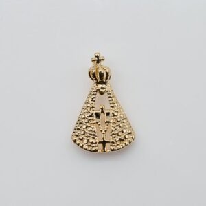 Pingente Santa Pequena com Detalhes em Micro Bolas Banhado em Ouro 18K