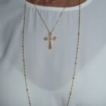 Colar Corrente Tripla Cruz com Zircônias e Bolas Banhado em Ouro 18K